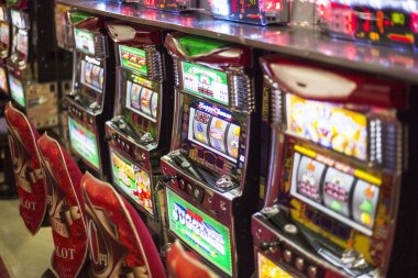 Bandar Ceme betting interface on rajahoki123 slot mobile app showing bet amount input and action buttons